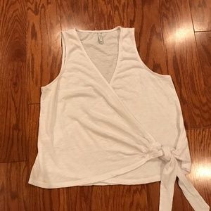 Z supply white wrap tie tank